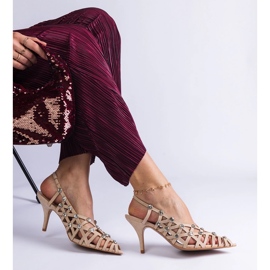 Sandales beiges tissées de pierres 1 Sandales beiges tissées de pierres 1