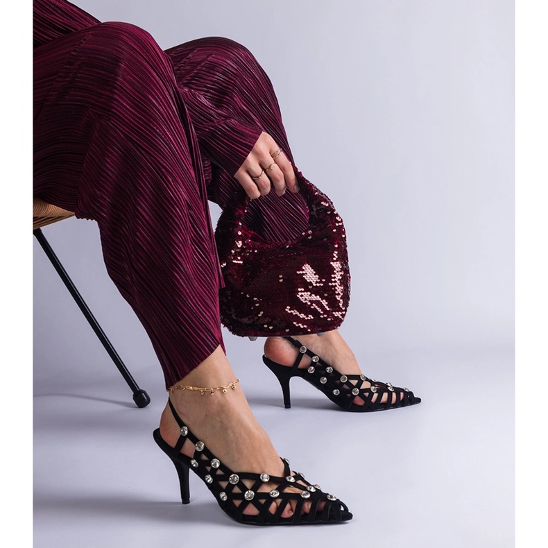 Sandales noires tissées de pierres le noir 1