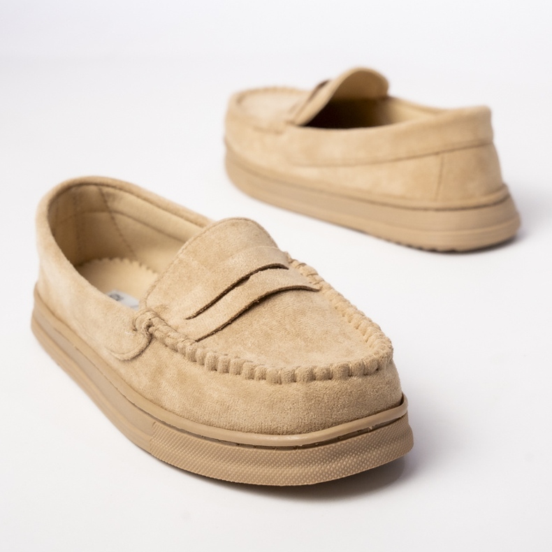 Mocassins en daim beige des femmes 1