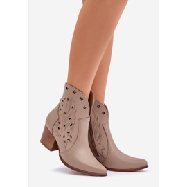 Lewski Shoes Bottes de cowboy en cuir ouvert sur le pilier Lewski 3613 beige foncé 1 Lewski Shoes Bottes de cowboy en cuir ouvert sur le pilier Lewski 3613 beige foncé 1