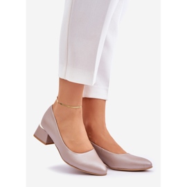 Lewski Shoes Pompes en cuir Lewski 3118 beige foncé 1