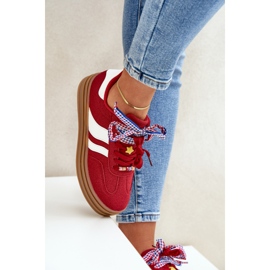 Baskets pour femmes avec épingles rouges 5
