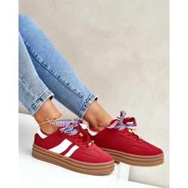 Baskets pour femmes avec épingles rouges 6