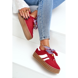 Baskets pour femmes avec épingles rouges 7