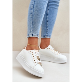 Baskets en cuir eco avec épingles blanches et or 2