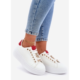 Baskets en cuir eco avec épingles blanches et rouges 1