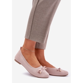 Ballerines en filet avec un arc rose 1