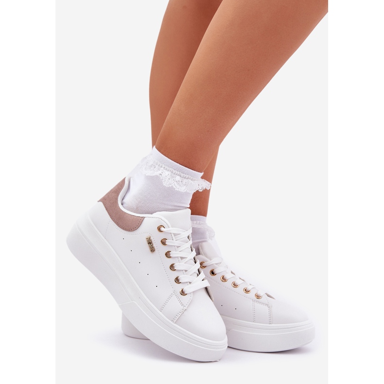 Baskets féminines sur la plate-forme eco en cuir blanc 1