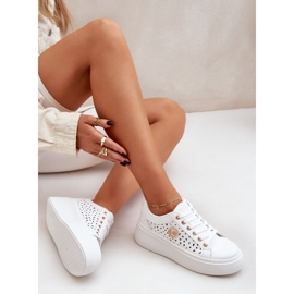 Baskets ouvertes avec un détail doré blanc blanche 3