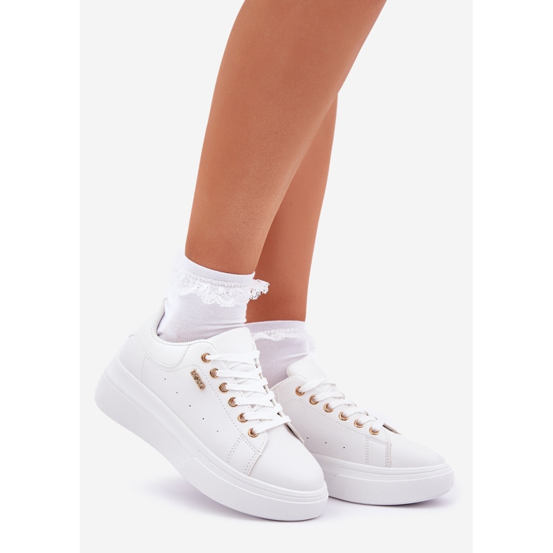 Baskets féminines sur la plate-forme eco en cuir blanc 1
