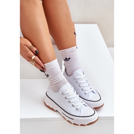News Baskets féminines basses sur la plate-forme blanche 2 News Baskets féminines basses sur la plate-forme blanche 2