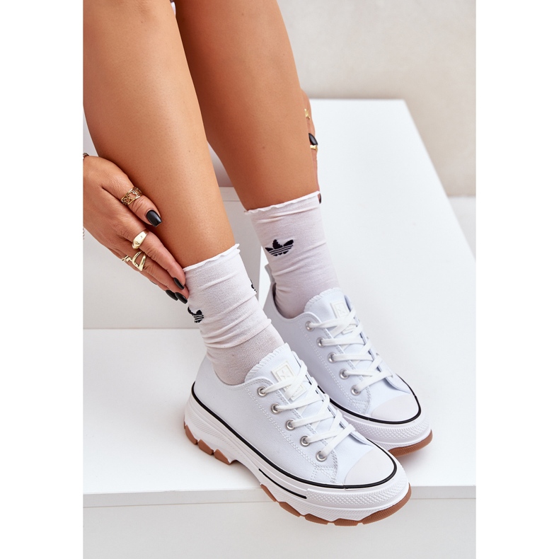News Baskets féminines basses sur la plate-forme blanche 2 News Baskets féminines basses sur la plate-forme blanche 2