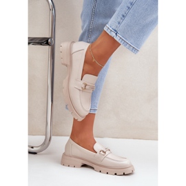 Locs féminins classiques avec beige en cuir écologique avec un ornement 2 Locs féminins classiques avec beige en cuir écologique avec un ornement 2