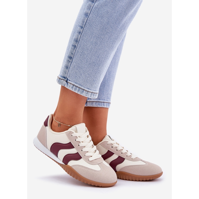 Baskets féminines classiques avec en cuir écologique beige-burgundy 1
