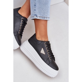 Baskets élégantes sur une énorme plate-forme en noir et blanc le noir 8