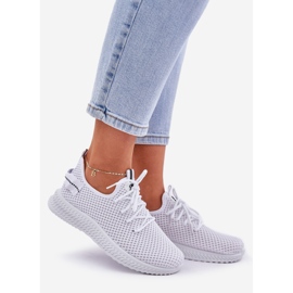 Chaussures de sport en maille en maille féminine blanche 1