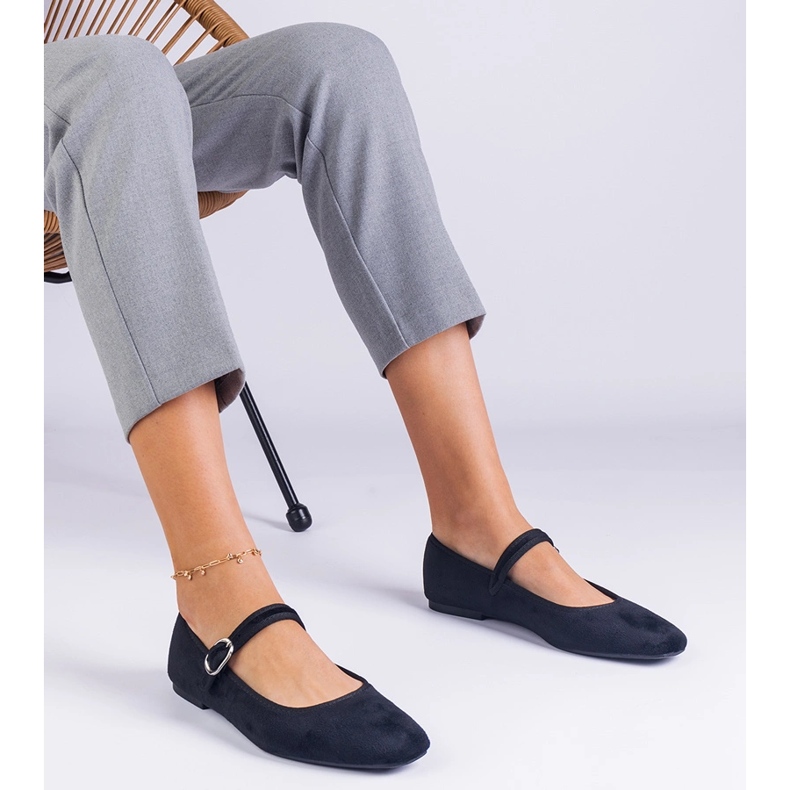 Ballerines noires avec une ceinture et un nez carré le noir 1