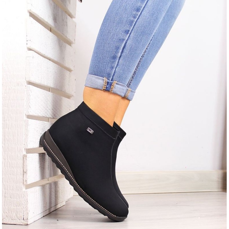 Bottes de femmes isolées Black Rieker en 98251-00 noir 2