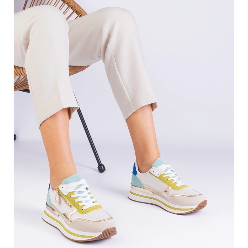 Green Sports Sneakers sur la plate-forme avec une insertion d'or vert 1