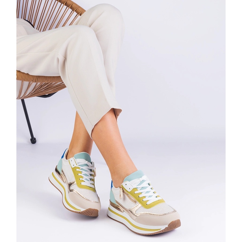 Green Sports Sneakers sur la plate-forme avec une insertion d'or vert 2