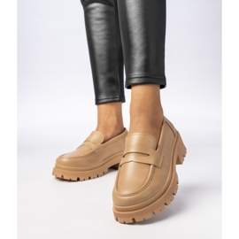 Mocassins beige sombres des femmes 1 Mocassins beige sombres des femmes 1