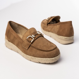 Mandards pour femmes perforées avec une décoration dorée chameau beige 1