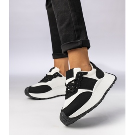 Baskets sportives en noir et blanc pour femmes 2