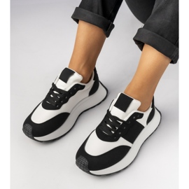 Baskets sportives en noir et blanc pour femmes le noir 1