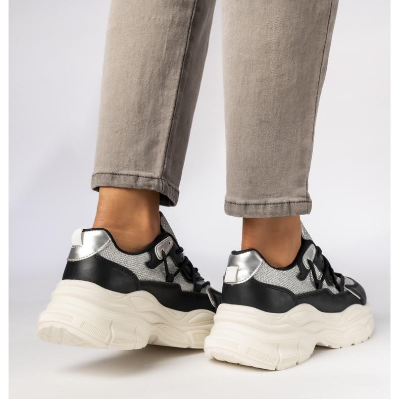 Baskets sportives noires féminines le noir 2 Baskets sportives noires féminines le noir 2