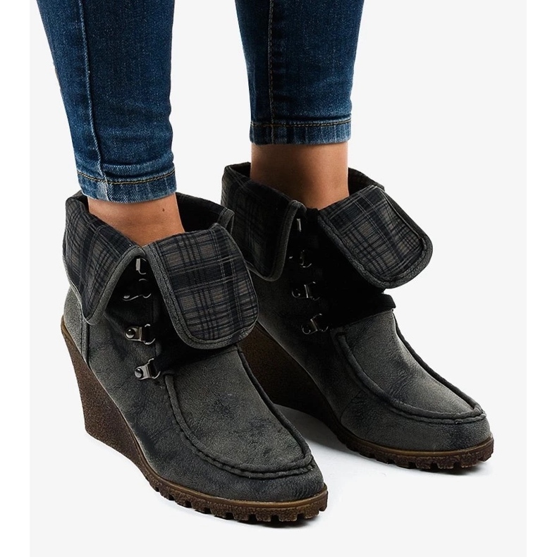 Sandales compensées en cuir pour femmes confortables avec une décoration élégante beige 2