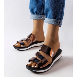 Mocassins femme en cuir noir à semelle épaisse 2