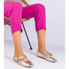 Ballerines dorées en écotare décorée de boucles 1