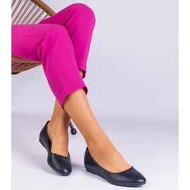 Ballerines noires sur un coin caché d'éco-cuir le noir 4
