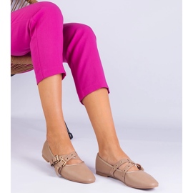 Ballerines beiges en écot-peu décorées de boucles 3