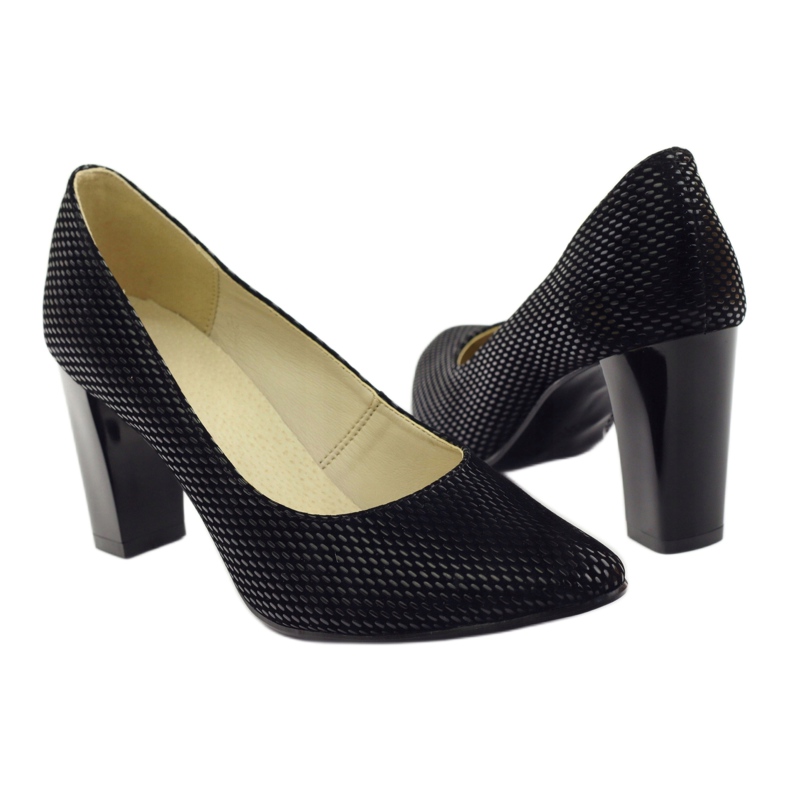 Pompes Noires Sur Une Barre 138 3