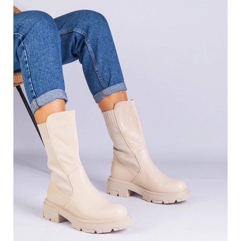 Bottes beige avec un insert de matériau 1