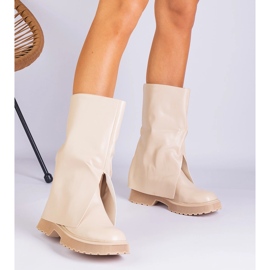 Bottes beiges avec une tige pliée 1