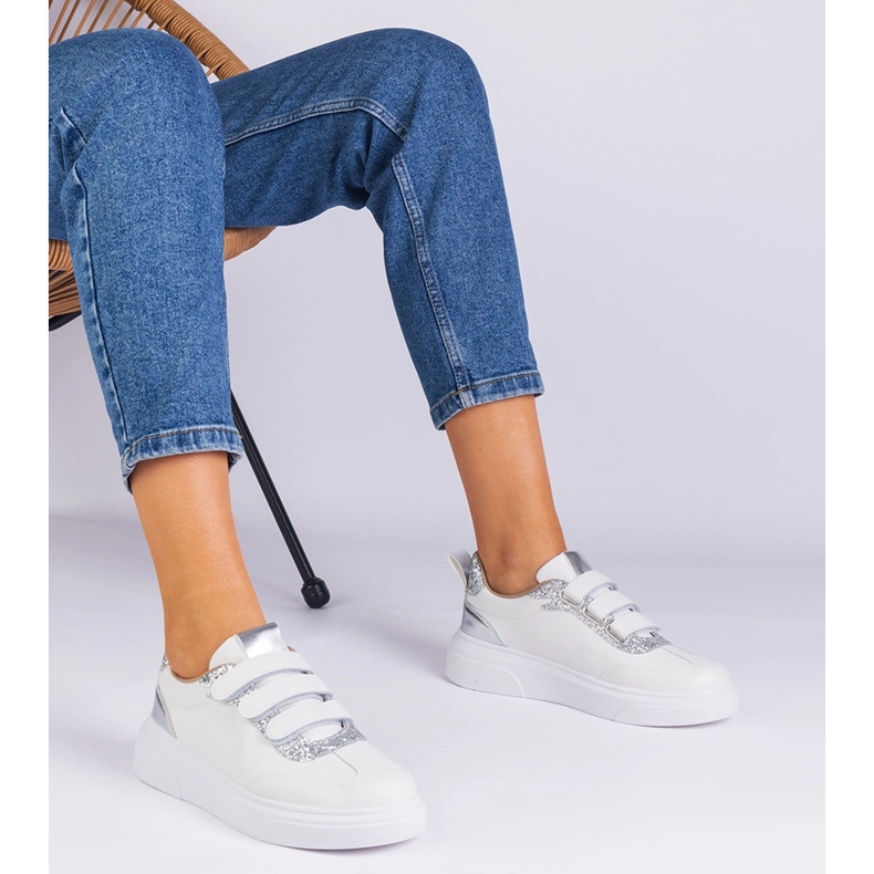 Baskets blanches et argentées pour femmes pour velcro décorées de paillettes 1 Baskets blanches et argentées pour femmes pour velcro décorées de paillettes 1