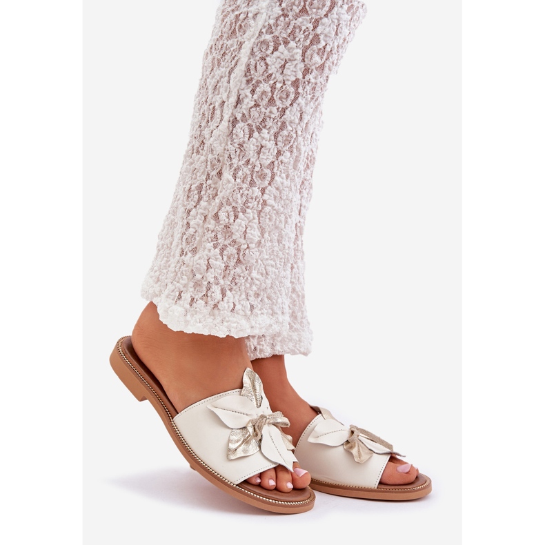 Pantoufles avec décoration en cuir naturel zazoo 3667 blanc 1