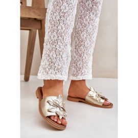 Slippers avec décoration en cuir naturel Zazoo 3667 Zlotys doré 2
