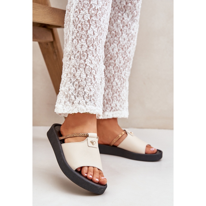 Zazoo 2896 Slippers en cuir féminin beige 2 Zazoo 2896 Slippers en cuir féminin beige 2