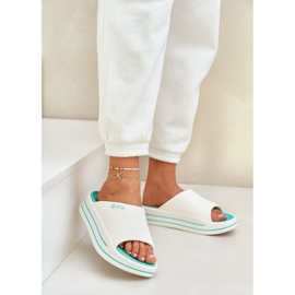 Les tongs pour femmes sur la plate-forme Big Star NN274A038 White-Cham blanc 1