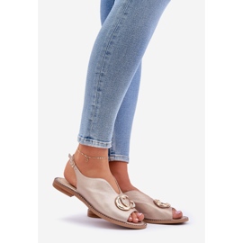 Sandales en cuir à tarif plates avec la décoration de Laura Messi 2865 Zlotys doré 1