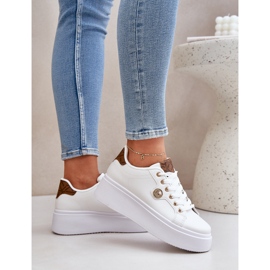 Baskets en cuir Eco sur une plate-forme avec un détail brun doré blanche 3