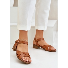 Sandales en cuir avec un talon délicat zazoo 40372 marron brun 2