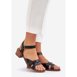 Sandales en cuir avec un talon délicat zazoo 40372 noir le noir 1