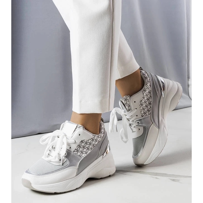 D/GMR Baskets grises décorées du monogramme Lora 1