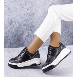 D/GMR Baskets noires décorées du monogramme Grandbois 2