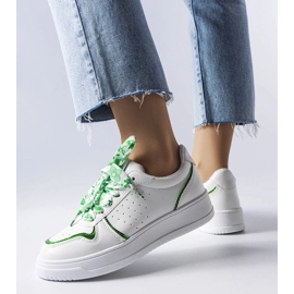 D/GMR Baskets blanches nouées avec un ruban Pryor 2