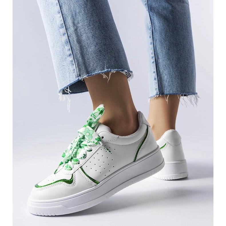 D/GMR Baskets blanches nouées avec un ruban Pryor 2